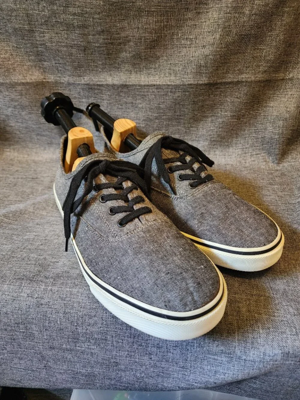 Men's Size 12 Old Navy Gray Dark Chambray Lace Up Shoes
